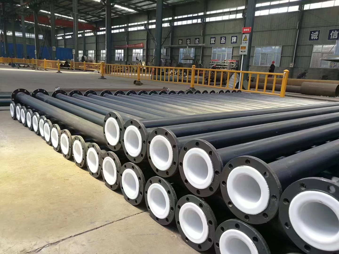 HDPE-lined tubing — flange end detail