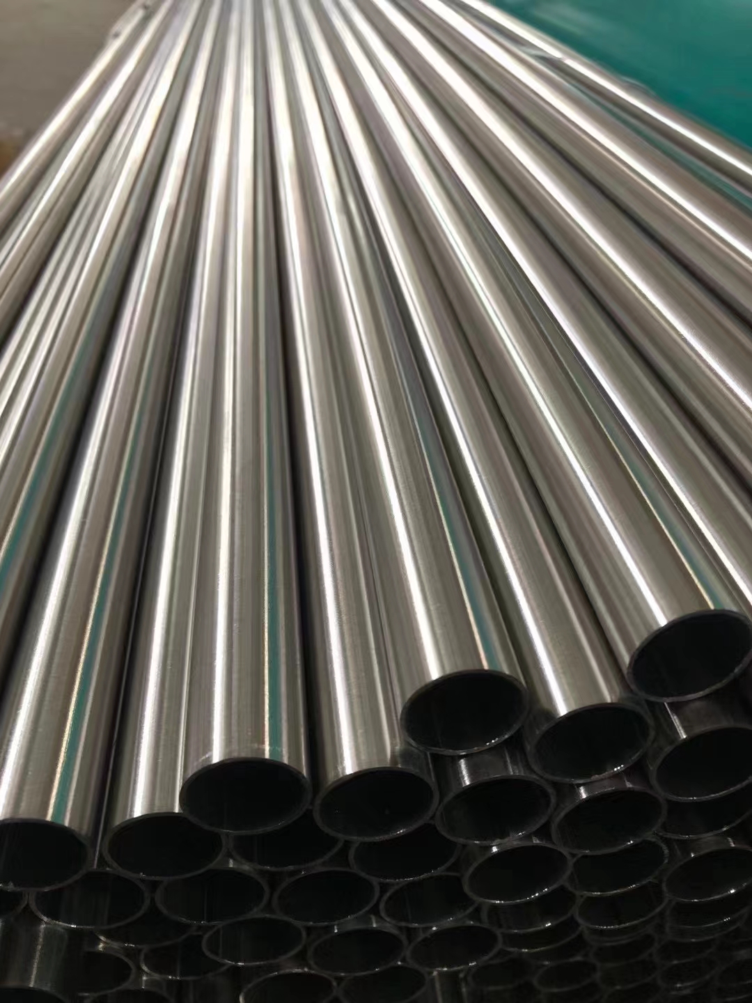 Seamless stainless pipe — bundle view